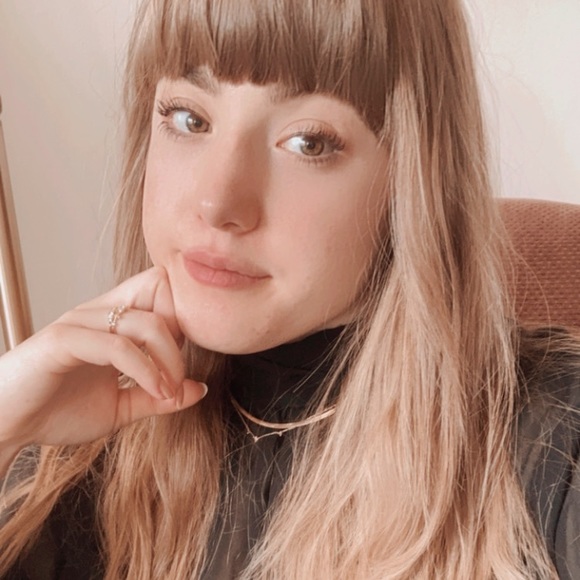 Meet your Posher, Noelle - Picture 1 of 1